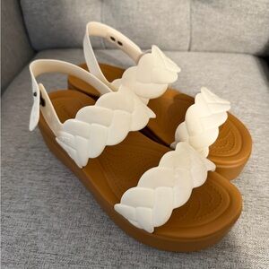 Crocs Brooklyn Sandal Size 9 EUC